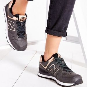 New Balance Women's 574 Classic Sneaker